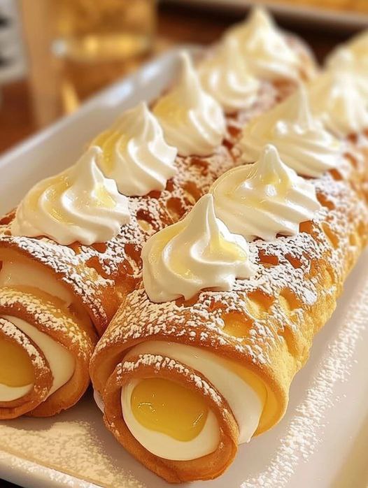 Zaskakujący smak: Pikantne cannolis z cytrynową bezą – połączenie tradycji i nowoczesności